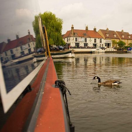 Narrowboat Puzzle Hotel Ely Exterior foto