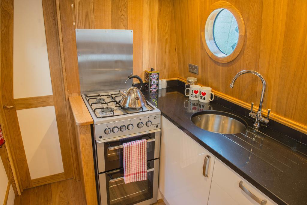 Narrowboat Puzzle Hotel Ely Exterior foto